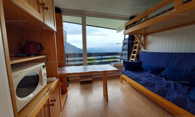 Plan Peisey Apartment | Cozy studio for 2 with balcony in Plan Peisey