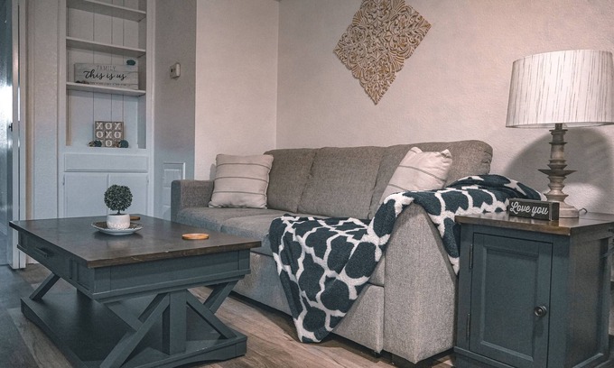 Pumpkin Center Condo | Cozy 1 Bed 1 Bathroom Private Condo