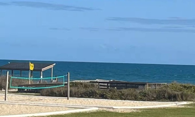 Emerald Isle Condo | Cozy 1-bedroom 1 bath ocean view condo in welcoming Emerald Isle.