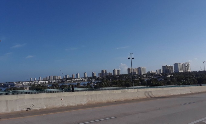Riviera Beach Apartment | Cozy 1-bedroom, 1 shared bathroom, 2 miles from the beach, WPB port, or Trirail