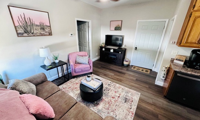 Moweaqua Apartment | Cozy 1-bedroom apartment with Fast WiFi, AC in Peaceful Moweaqua - Hidden Gem