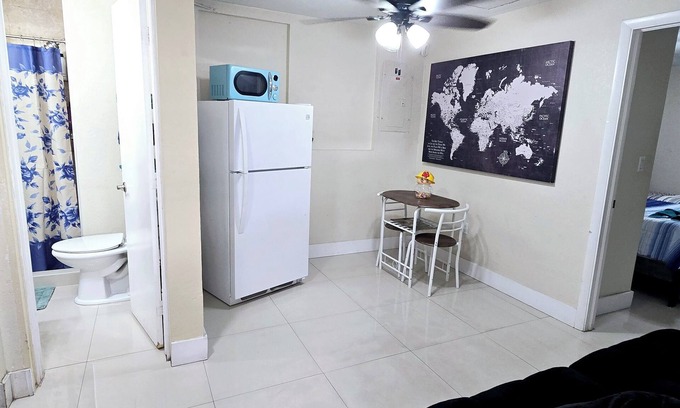 Hialeah Apartment | Cozy 1-bedroom apartment with AC and WiFi in pleasant Hialeah