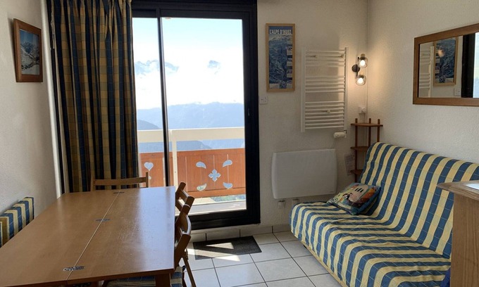 Eclose-Est Apartment | Cozy 1-Bedroom Apartment for 5 with South-Facing Balcony in L'Alpe d'Huez