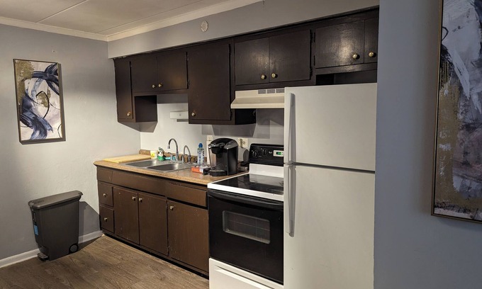 Oakland Apartment | Cozy 1 Bedroom Apt in the Middle of Everything