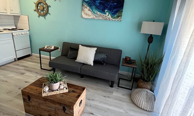 North Beach Condo | Cozy 1-bedroom condo on North Beach in awesome Corpus Christi with AC, WiFi, etc