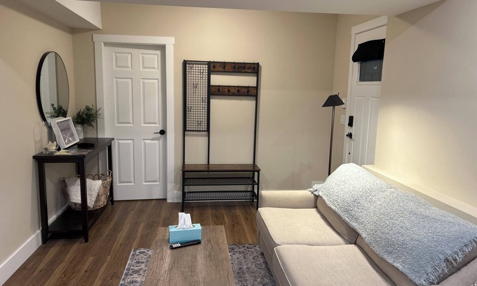 Central Okanagan House | Cozy 1 bedroom