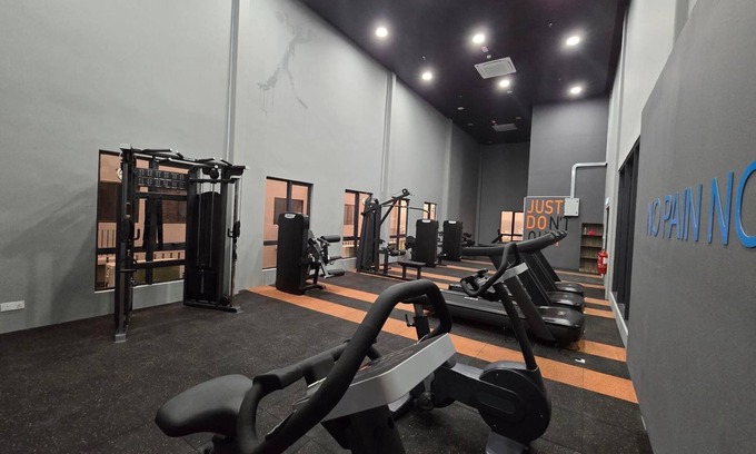 Kota Kinabalu Condo | Cozy 1-bedroom condo with AC and fitness room in wonderful Kota Kinabalu