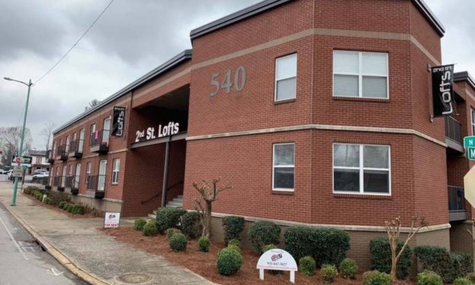 Clarksville Condo | Cozy 1-bedroom condo with WiFi, AC in downtown Clarksville