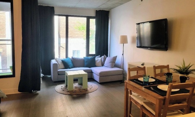 Griffintown Condo | Cozy 1-bedroom condo in charming Griffintown with rooftop pool, fitness room