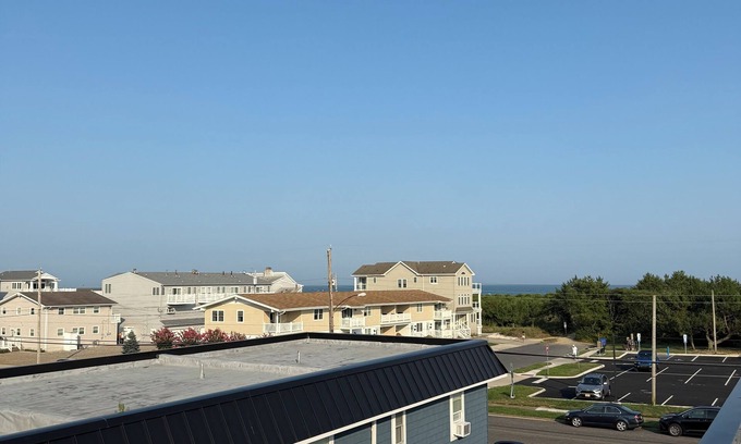 Brigantine Condo | Cozy 1-bedroom condo with WiFi, AC, Beach tags in beautiful Brigantine Beach
