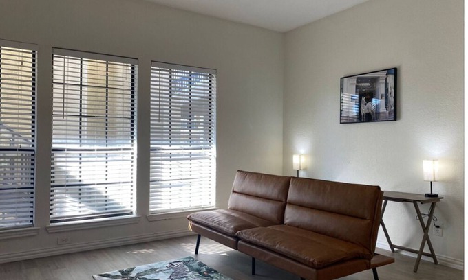 Dallas Condo | Cozy 1-bedroom condo with AC, fitness room, high speed WiFi in amazing Dallas