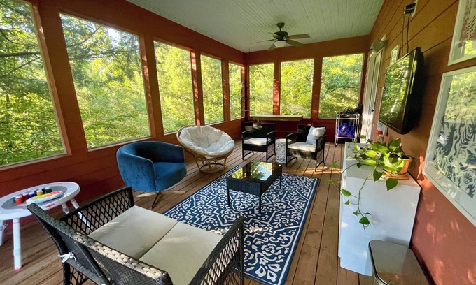 Oxmoor House | Cozy 1-bedroom Cottage in Oxford just 12 minutes to Ole Miss Campus