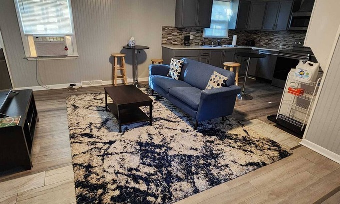 Parker Apartment | Cozy 1-bedroom Gem in GVL