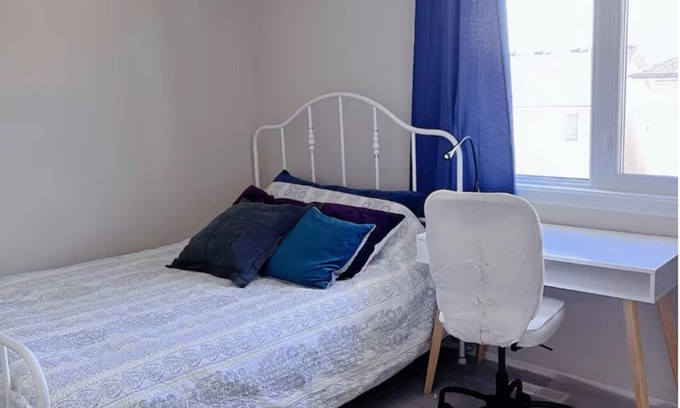 Arbour Lake Villa | Cozy 1 bedroom in large house Calgary-UC,LRT, SAIT