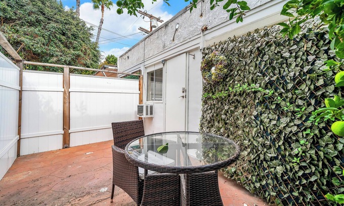 Larchmont House | Cozy 1-Bedroom With Outdoor Seating by Upscale Neighborhood Of West Hollywood