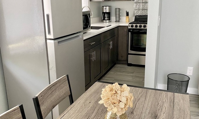 Central Area Apartment | Cozy 1B/1B Apt in Downtown