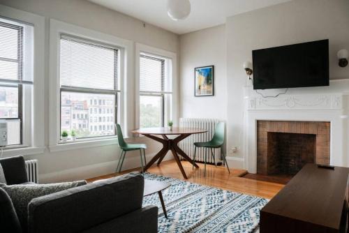 Fenway–Kenmore Apartment | Cozy 1BDR Close to Fenway