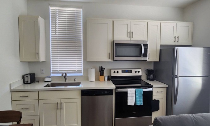 South Tacoma Apartment | Cozy 1BR/1BA Apartment near Tacoma Dome