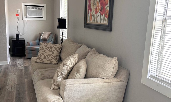 Hattiesburg House | Cozy 1br 1bath with Full Kitchen in Hattiesburg