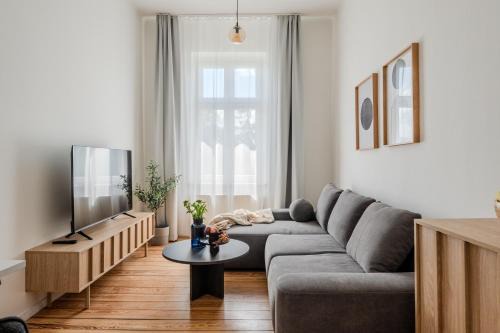 Innenstadt Apartment | Cozy 1BR - Family Retreat in Potsdam!