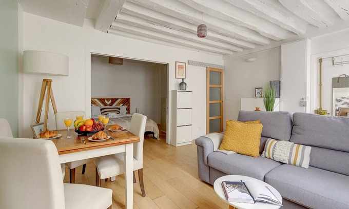 Les Halles Apartment | Cozy 1BR Near Louvre - the Heart of Paris