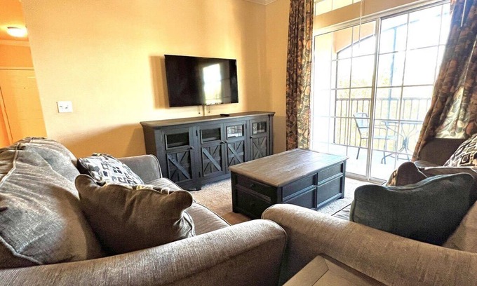 Davenport House | Cozy 2 Bed 2 Bath Condo in Tuscana Resort-2SLTCO2