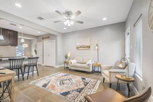 Lafayette House | Cozy 2 Bed Townhome near the Hospital