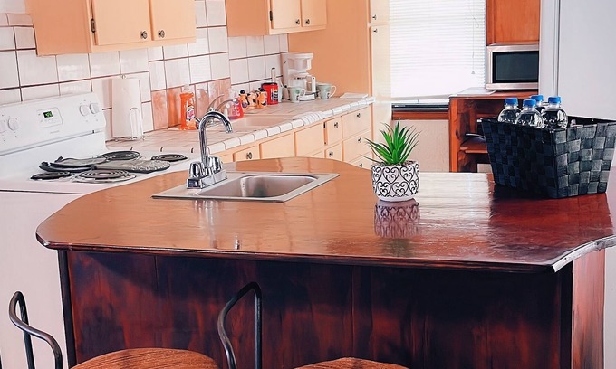 Galveston House | Cozy 2 Bedroom Cabin Style Vacation Beach House