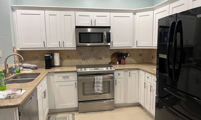 Tropical Cove Condo | Cozy 2 bedroom/2 bath condo near health park - Fort myers great for travel RN