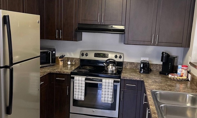 Margate Apartment | Cozy 2 bedroom 2 bath apt with pool & gym