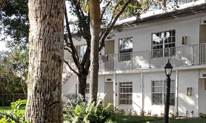Coral Springs Apartment | COZY 2 BEDROOM 2 BATH APT NEAR CORAL RIDEG MALL !- CORAL SPRINGS FL