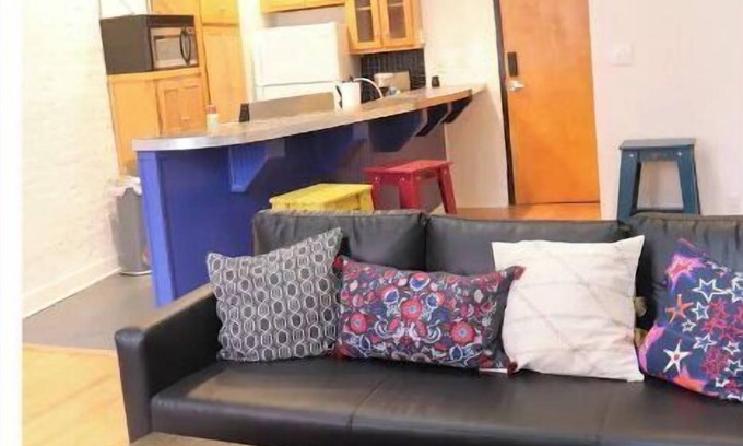 Downtown Richmond Apartment | Cozy 2 bedroom (2B) rental unit with free parking