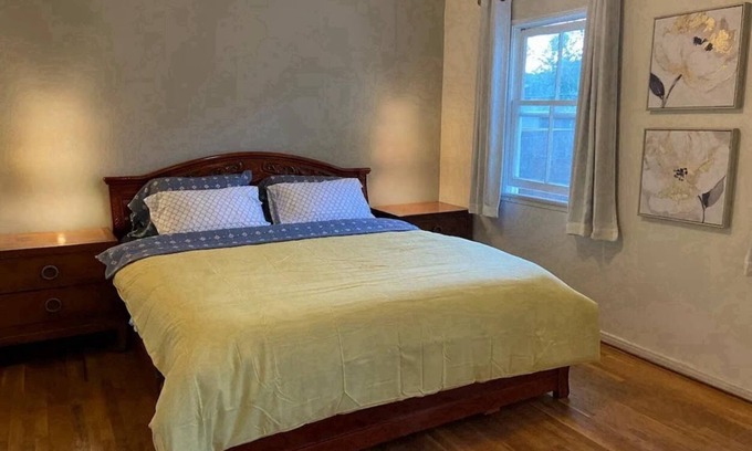 San Gabriel Apartment | Cozy 2 bedroom apartment in beautiful San Gabriel with WiFi, AC