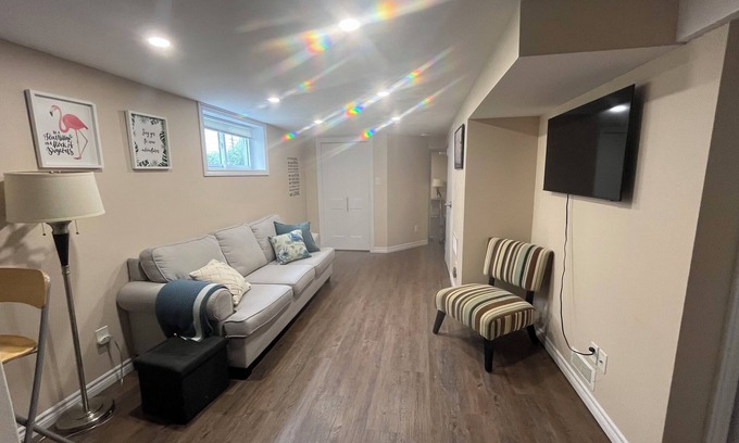 Brantford House | Cozy 2-bedroom apartment in peaceful location with comfy beds and fast Wi-Fi