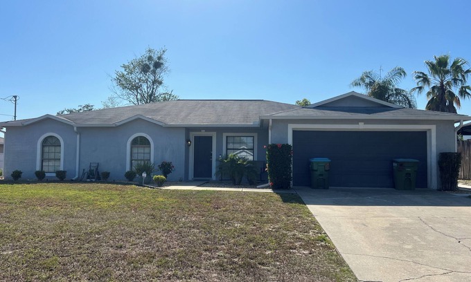 Deltona Lakes Apartment | Cozy 2-bedroom apartment in peaceful Deltona. Close To Parks! Sleeps 7 People!