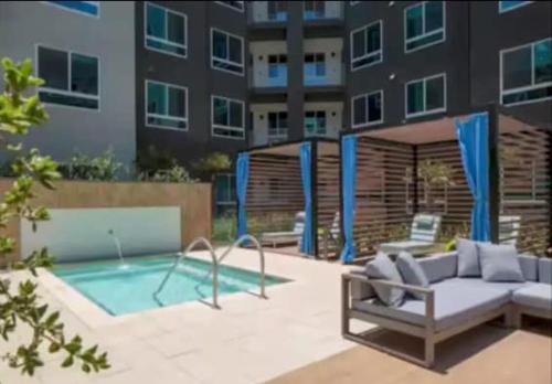 Santa Ana Apartment | Cozy 2 Bedroom Apartment Near Disneyland and Anaheim Convention Center
