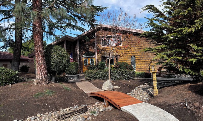 Raisin Apartment | Cozy 2-bedroom apartment in welcoming Fresno with AC, WiFi, next to Fresno State