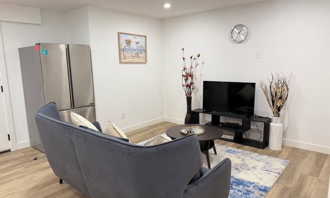 Cranston Apartment | Cozy 2-bedroom Basement in South-East Calgary with WiFi