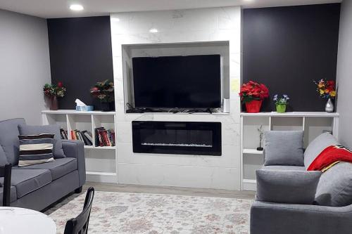 Southwest Edmonton Apartment | Cozy 2-Bedroom Basement Guest Suite with Private Entrance and Proximity to the Airport