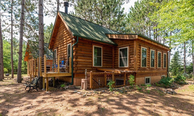 Hayward Cabin | Cozy 2 bedroom cabin on the water - great location, must see!
