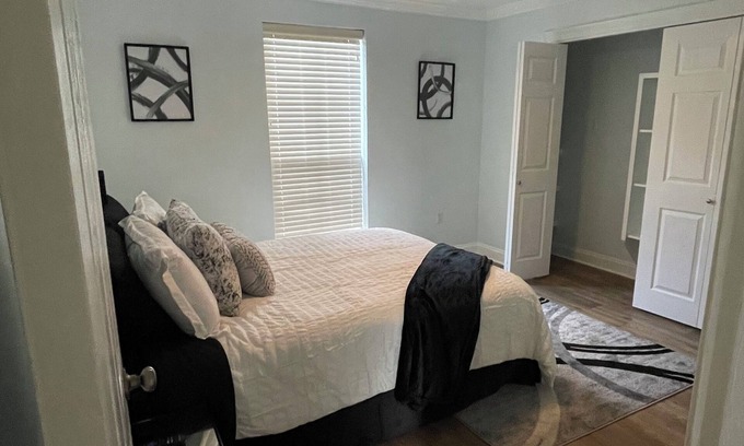 Baton Rouge Condo | Cozy 2-bedroom condo in lovely Baton Rouge with WiFi, Pet-friendly