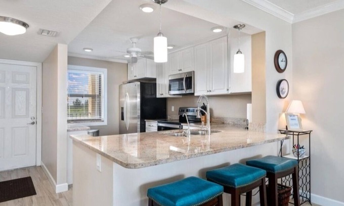 Fort Pierce Shores Condo | Cozy 2-bedroom condo in Fort Pierce . Hutchinson island with on the beach