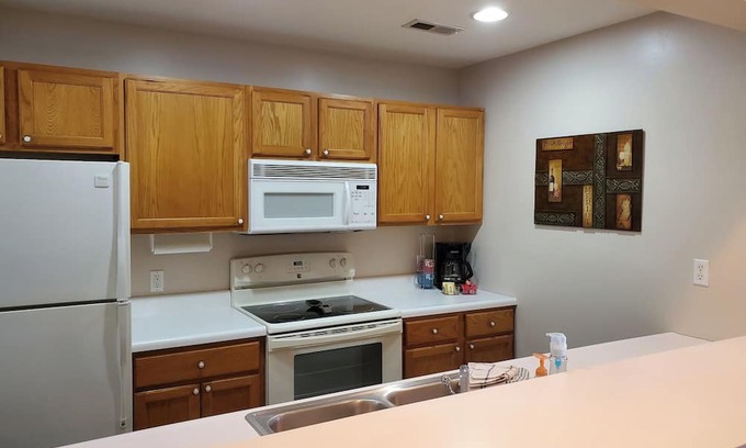 Kaiser Condo | Cozy 2-bedroom condo with few steps, a boat slip, and WiFi in a great location!