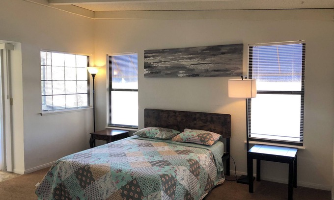 Canyon Gate Condo | Cozy 2-bedroom condo in charming Las Vegas with AC