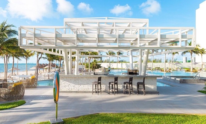 Playa Mujeres Condo | Cozy 2-bedroom condo with AC, fitness room in amazing Cancún