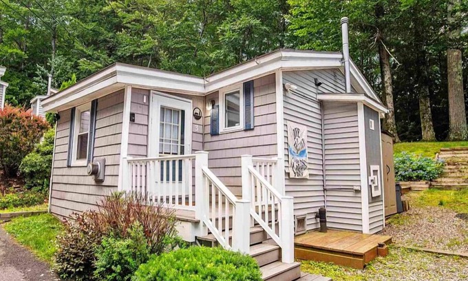 Laconia Cottage | Cozy 2-bedroom Cottage on Paugus Bay