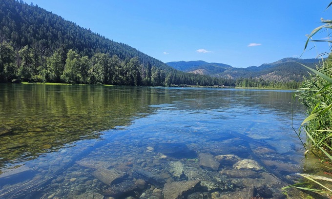 Libby Cottage | Cozy 2-bedroom cottage with peaceful Kootenai River view/access, Pets Welcome!