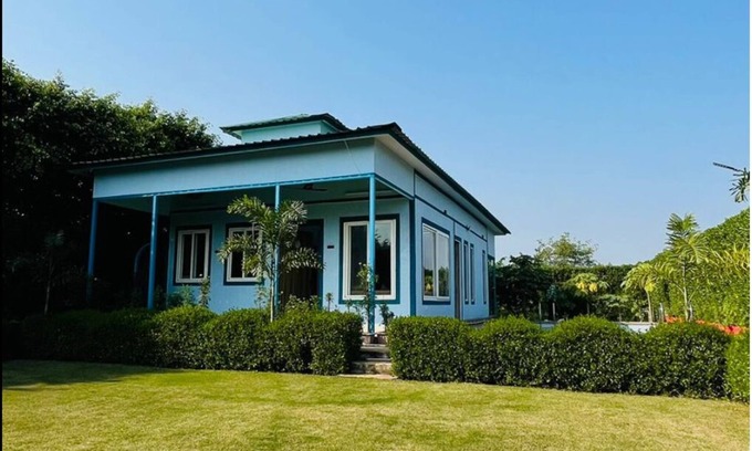 Noida Other | Cozy 2-bedroom farmhouse in awesome Noida with AC, WiFi