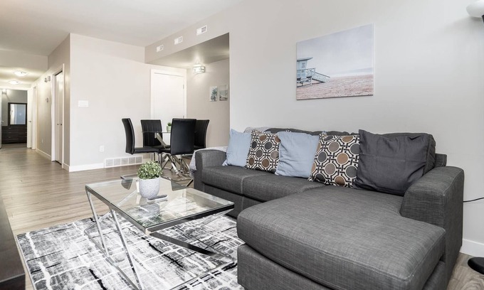 Winnipeg House | Cozy 2 Bedroom | French Sector | Minutes From DT