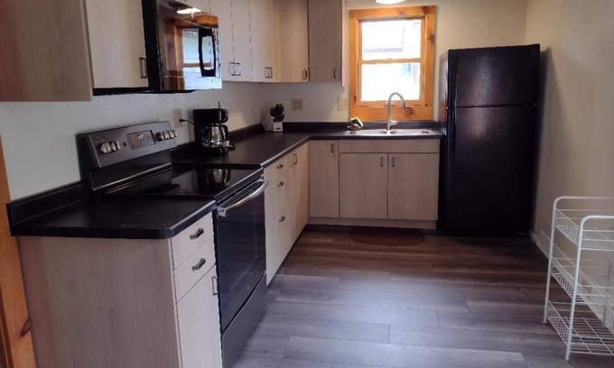 Marenisco House | Cozy 2 Bedroom Home Pet Friendly Close to SNOW MOBILE TRAILS